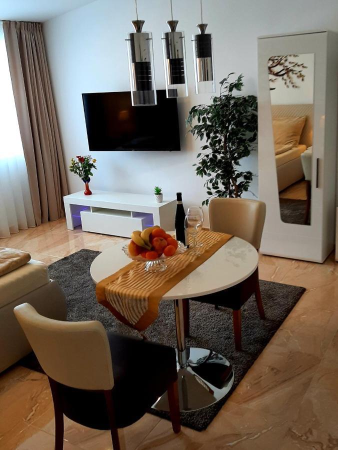 Nobless Apartments Holedna Brno Bagian luar foto