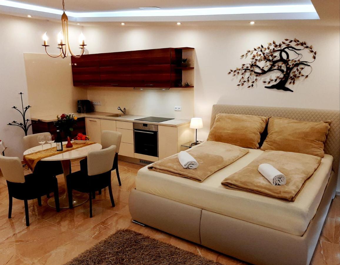Nobless Apartments Holedna Brno Bagian luar foto