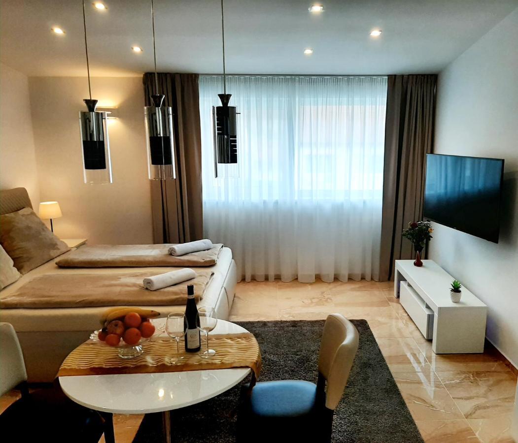 Nobless Apartments Holedna Brno Bagian luar foto