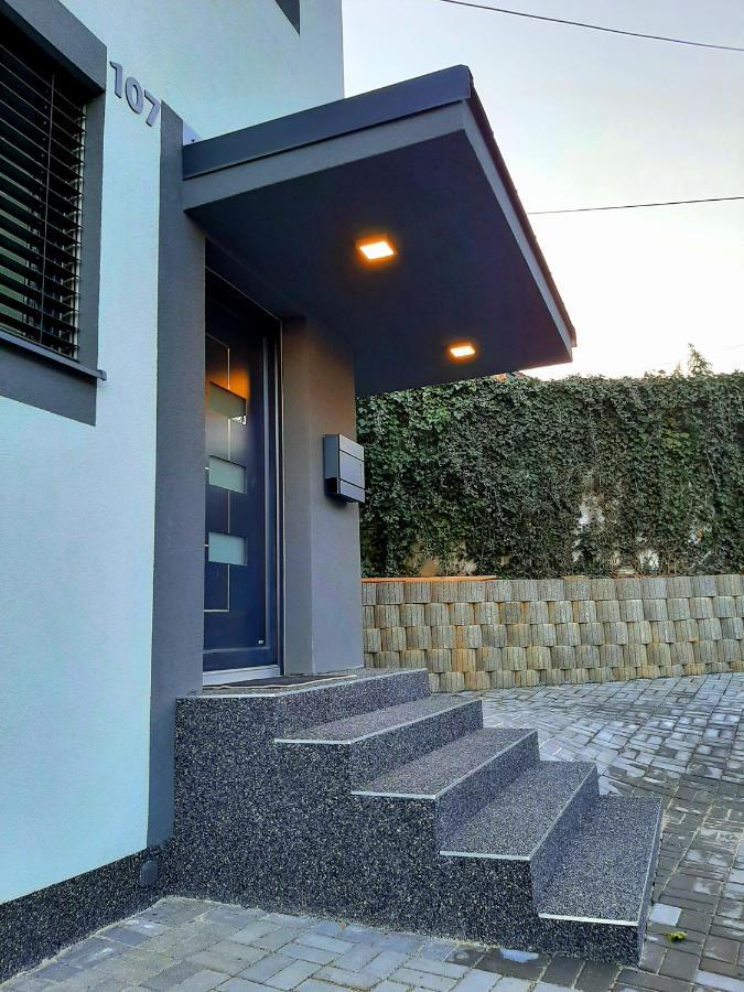 Nobless Apartments Holedna Brno Bagian luar foto