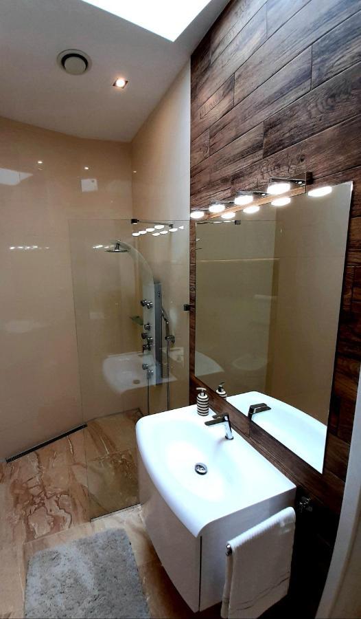 Nobless Apartments Holedna Brno Bagian luar foto