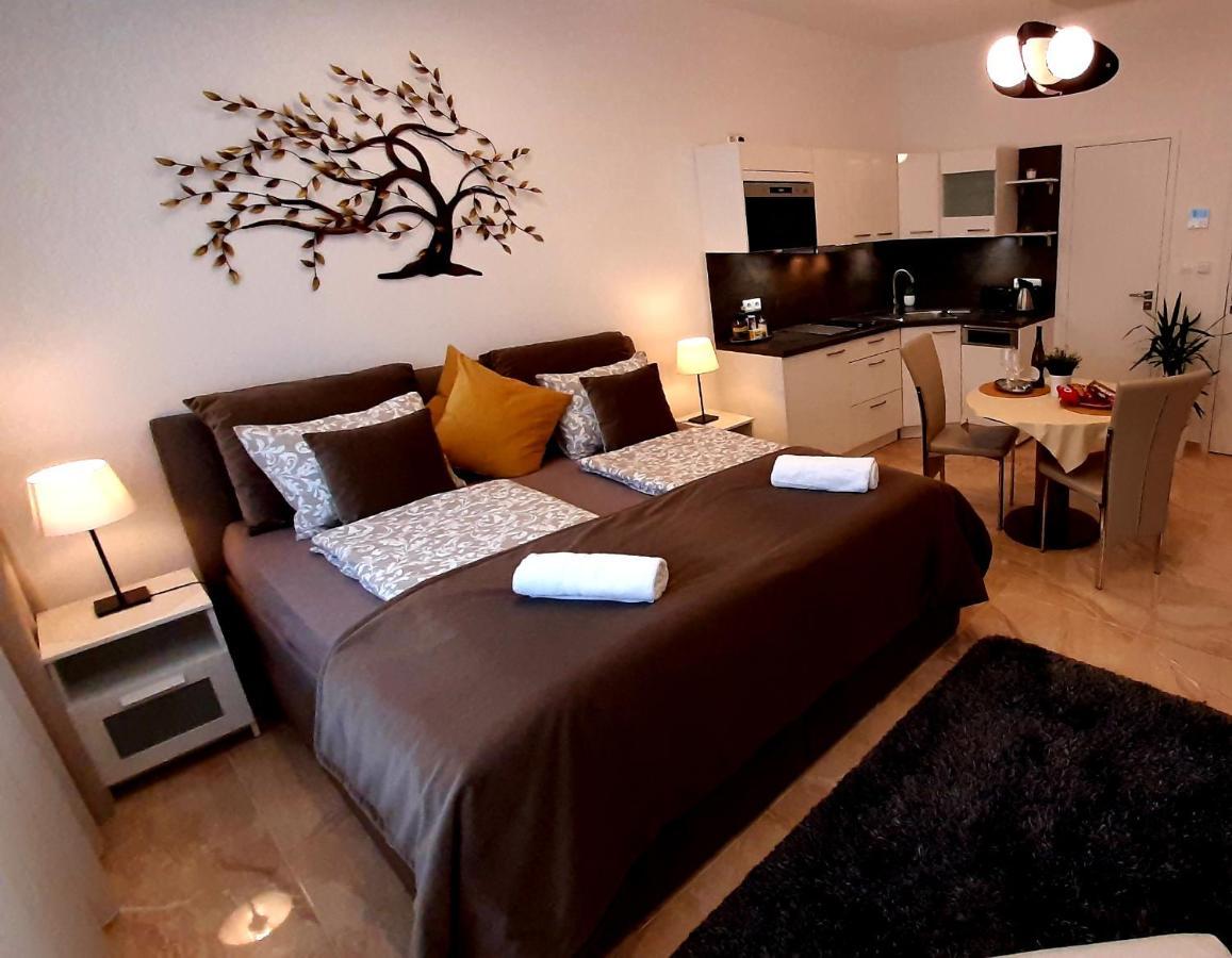 Nobless Apartments Holedna Brno Bagian luar foto