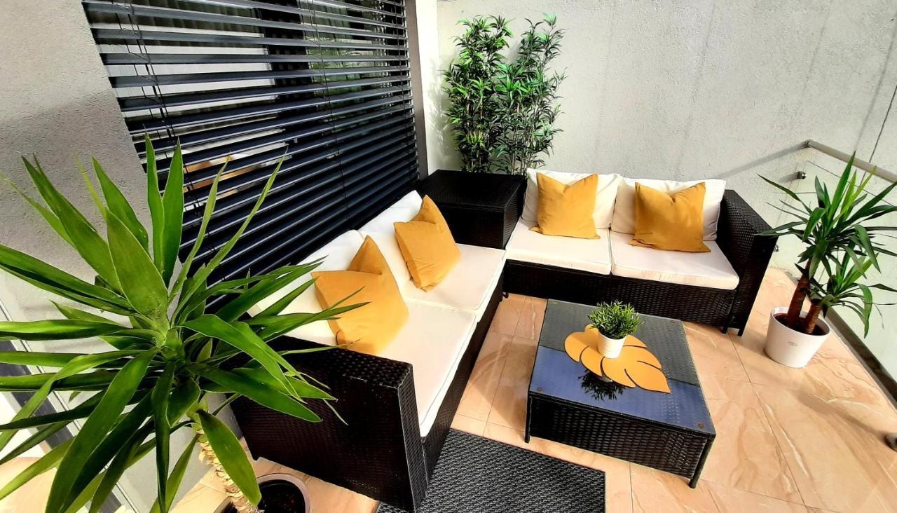 Nobless Apartments Holedna Brno Bagian luar foto